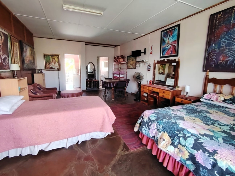 7 Bedroom Property for Sale in Generaal De Wet Free State